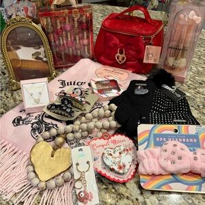 JUICY COUTURE Christmas Ready! Stocking Stuffer Gifts or ONE BIG CHRISTMAS GIFT🎅